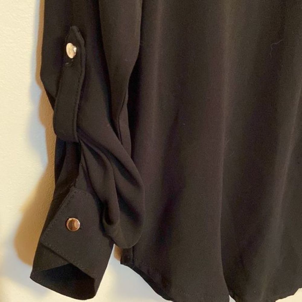 ⭐️DYNAMITE BLOUSE - Picture 2 of 11
